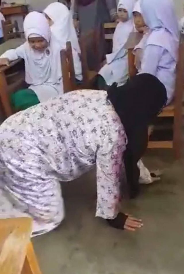 Guru Merangkak
