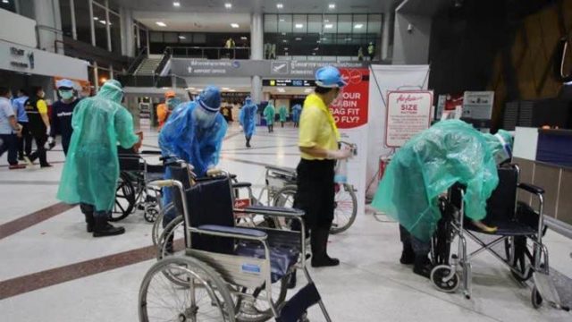 COVID-19: Makcik Cleaner Hospital Juga Berjasa, Ajar Diri Kita Untuk Hargai Mereka