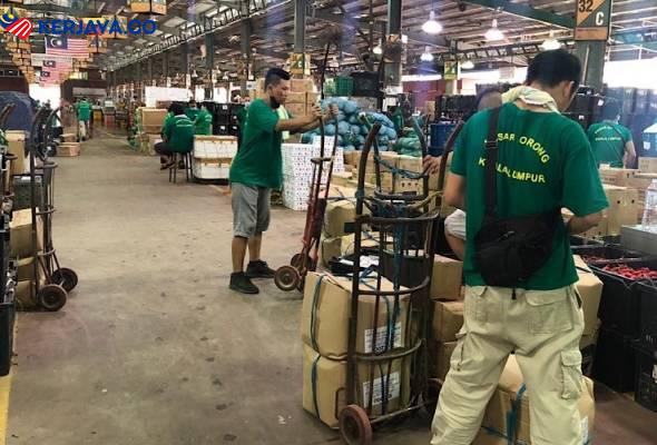 Peniaga & Pekerja Pasar Borong Lebih Kemas Dengan Berpakaian Seragam Ikut Warna Dan Sektor Tertentu